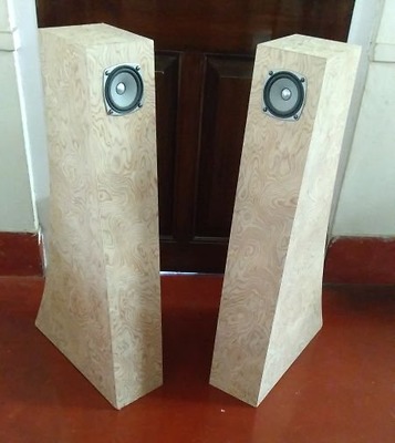 Thùng Loa toàn dải Cột Frugal Horn Lite FF85WK